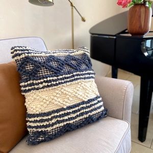 Throw pillow cover